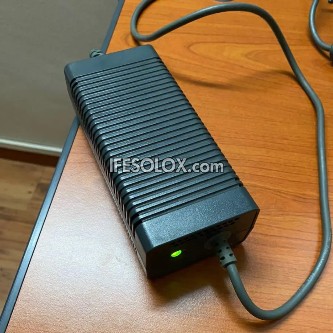 Microsoft XBOX 360 Pro 60GB Game Console Complete Set with 2 Wired Controller and 5 Games - Foreign Used